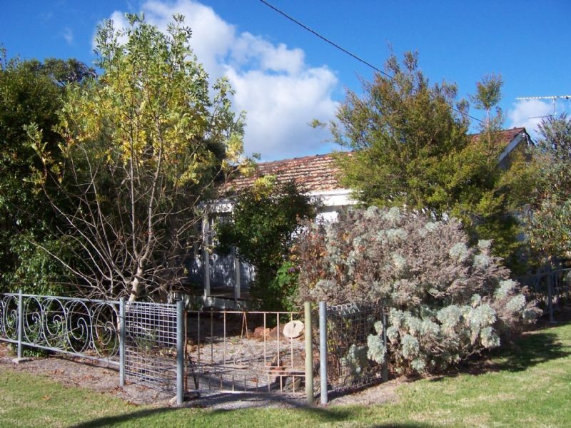 38 Bayview Ave, Inverloch VIC 3996