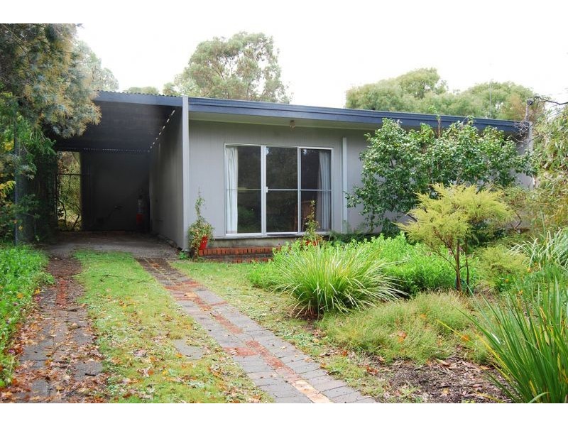 14 Norman Rd, Inverloch VIC 3996