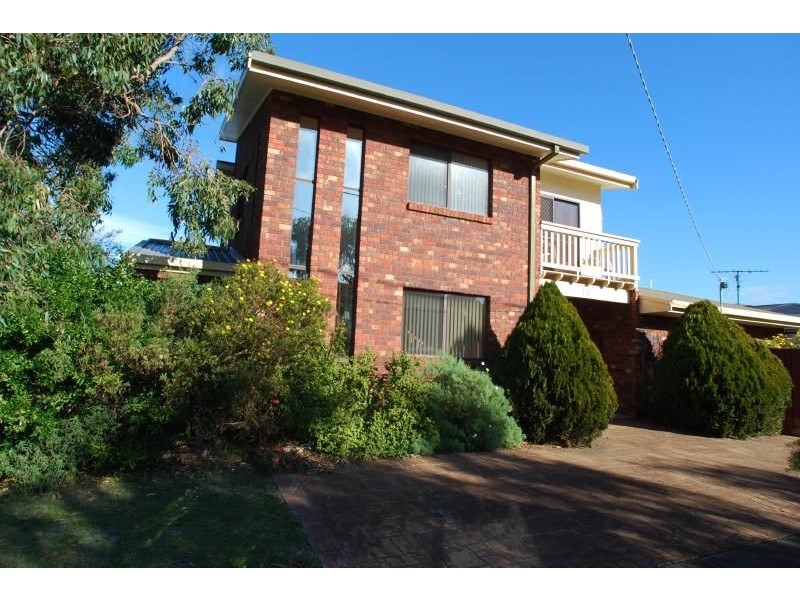 40 Gordon Street, Inverloch VIC 3996