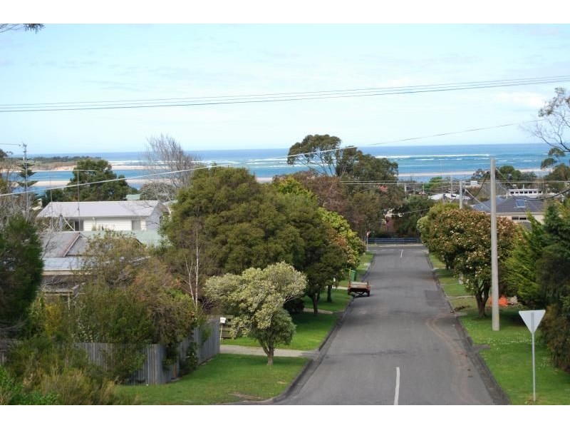 21 Bruce Street, Inverloch VIC 3996