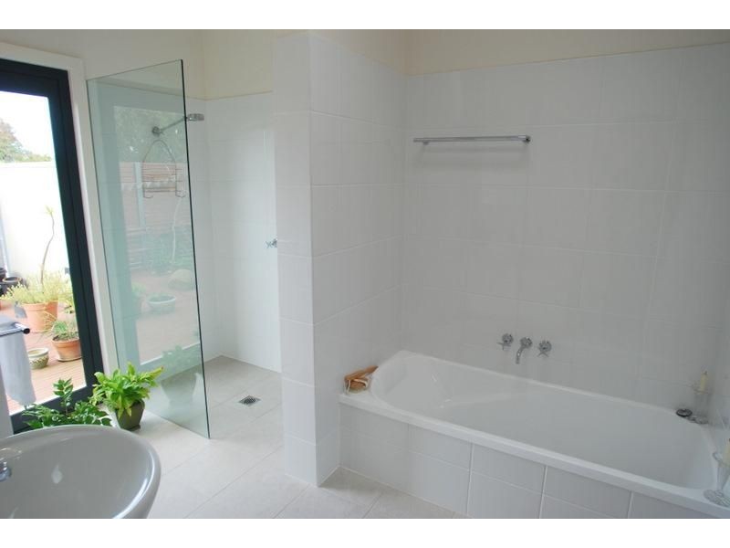 1/22 Beaton Place, Inverloch VIC 3996