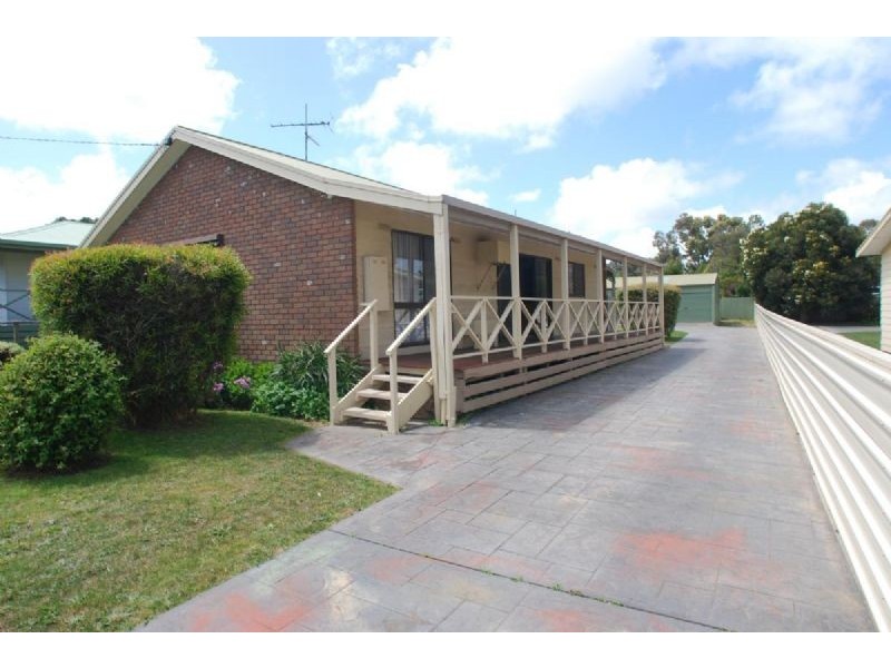 16 Cashin Street, Inverloch VIC 3996
