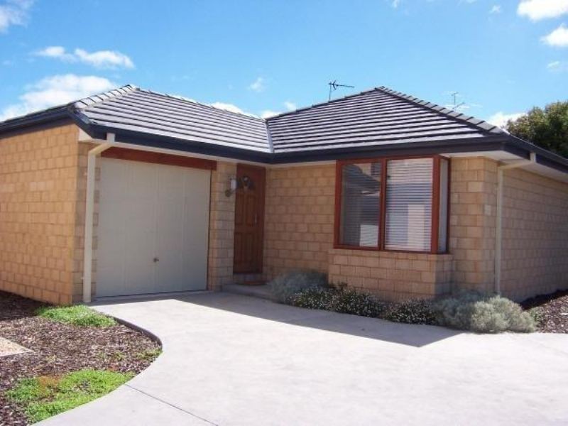 2/9 Meanderri Drive, Inverloch VIC 3996