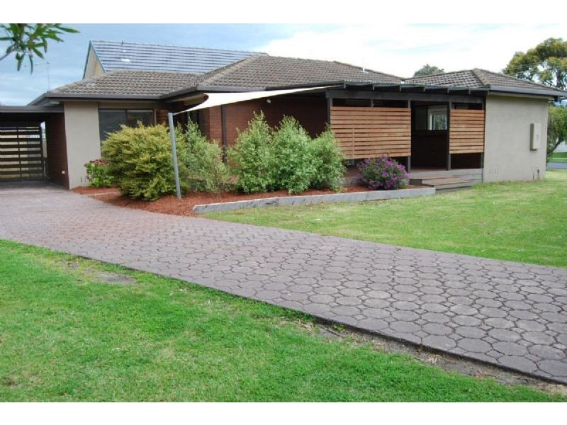 7 Meanderri Dve, Inverloch VIC 3996