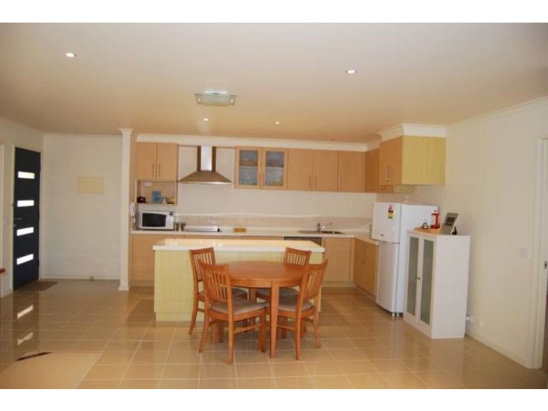 2/39 Pymble Ave, Inverloch VIC 3996