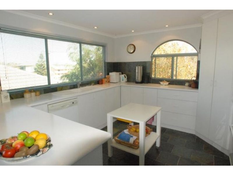 2b Pier Road, Inverloch VIC 3996