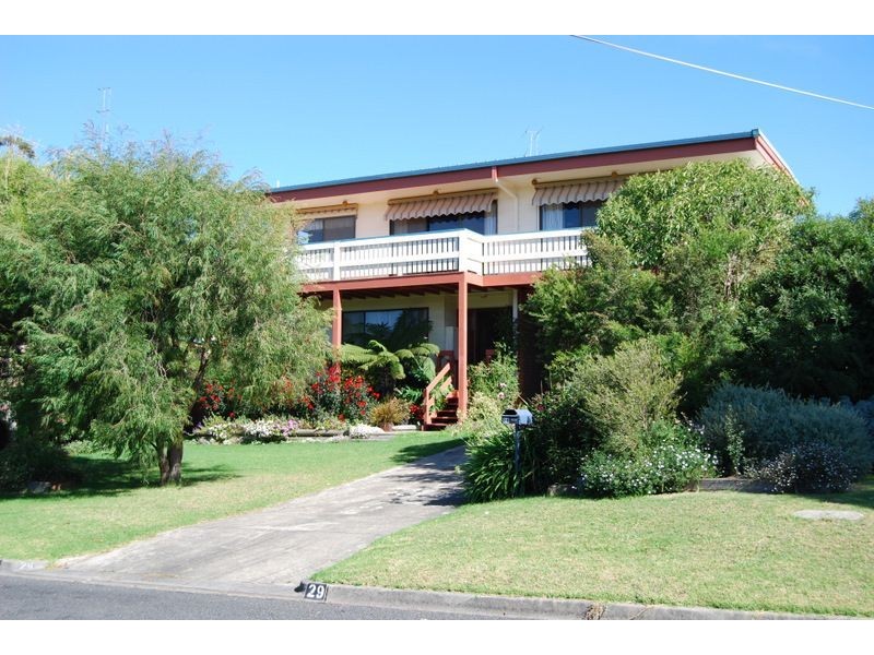 29 Beilby Ave, Inverloch VIC 3996