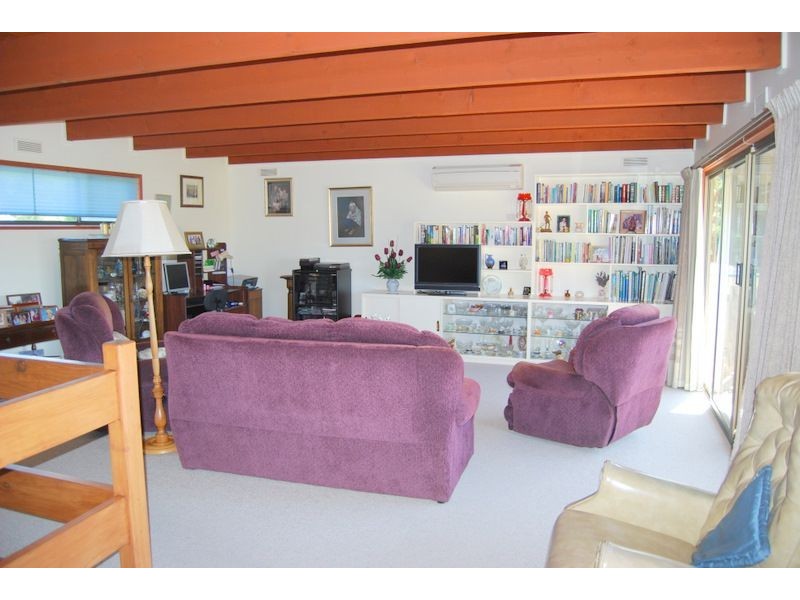 29 Beilby Ave, Inverloch VIC 3996