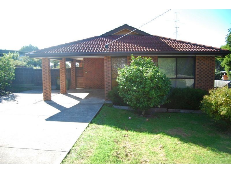 44 Anderson Ave, Inverloch VIC 3996