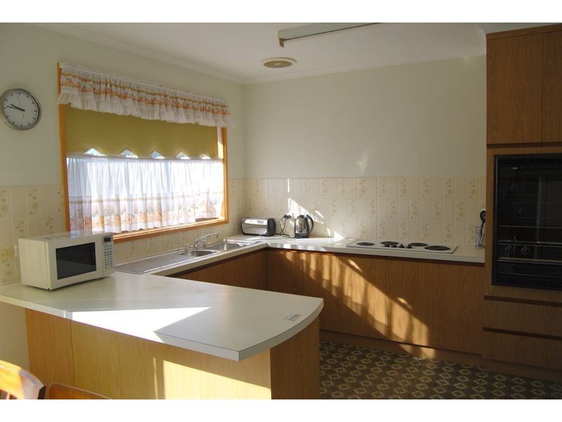 44 Anderson Ave, Inverloch VIC 3996