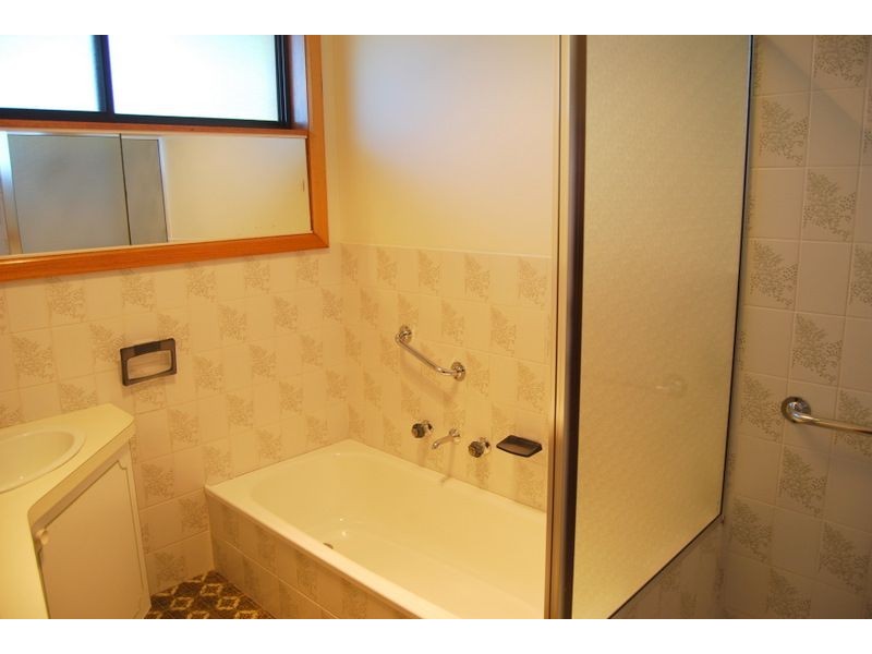 44 Anderson Ave, Inverloch VIC 3996