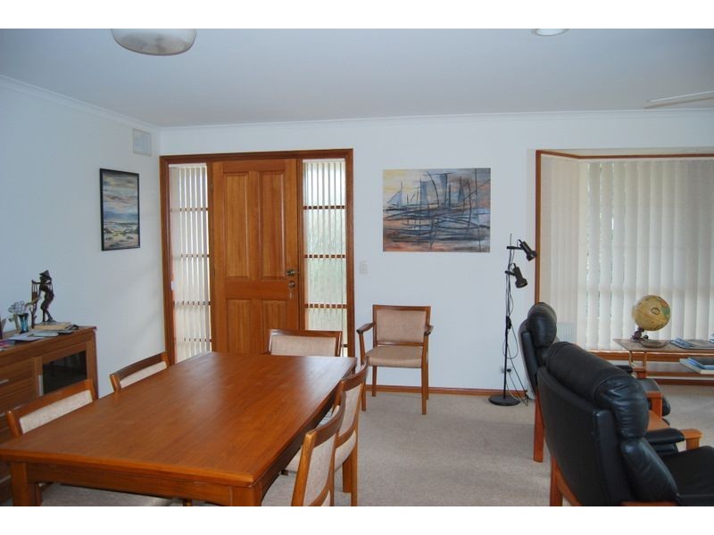 16A Sandymount Ave, Inverloch VIC 3996