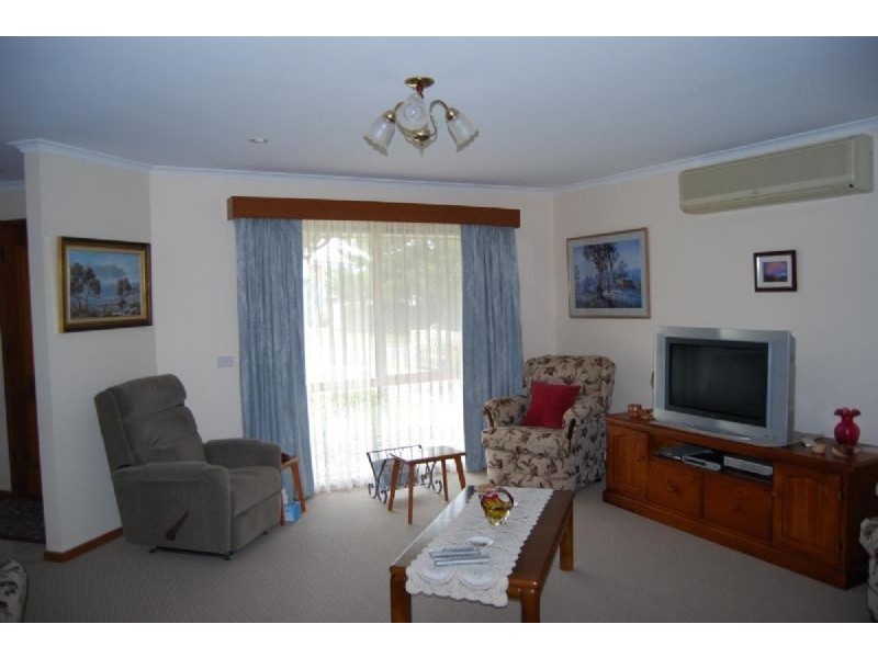 52 Sandymount Ave, Inverloch VIC 3996