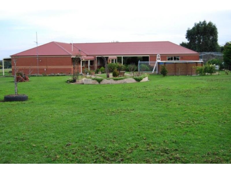 135 Gravel Pit Rd, Inverloch VIC 3996