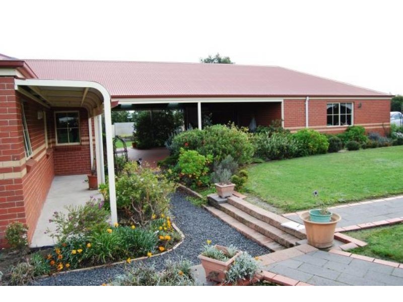 135 Gravel Pit Rd, Inverloch VIC 3996