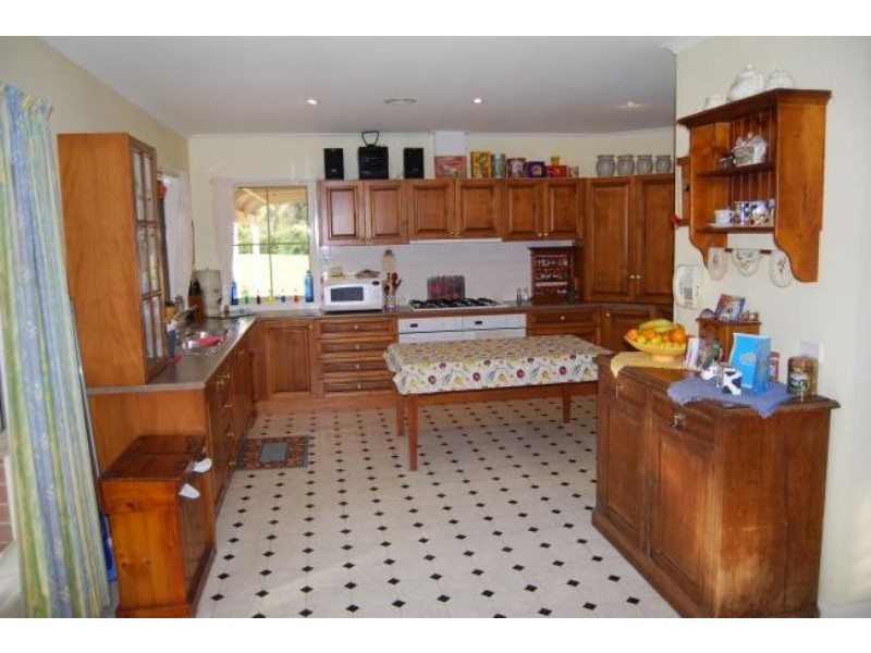 135 Gravel Pit Rd, Inverloch VIC 3996