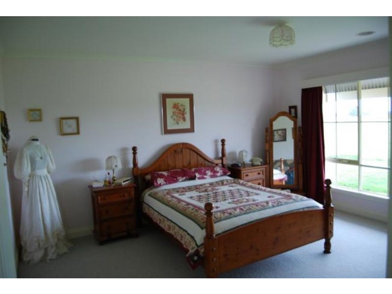 135 Gravel Pit Rd, Inverloch VIC 3996