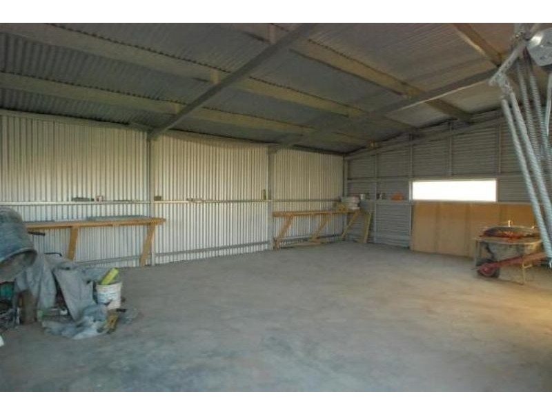 Outtrim VIC 3951