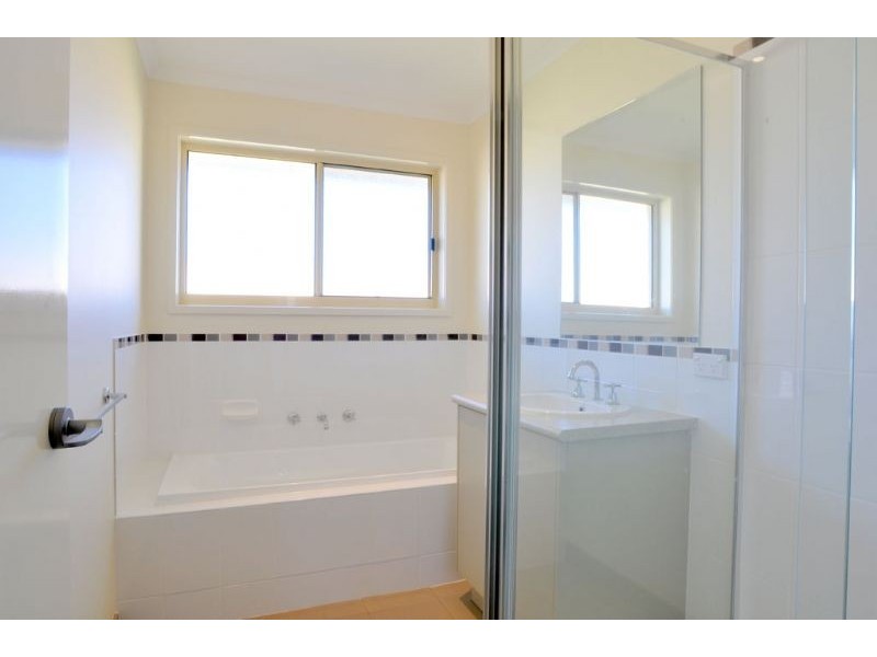 51 Ullathornes Rd, Inverloch VIC 3996