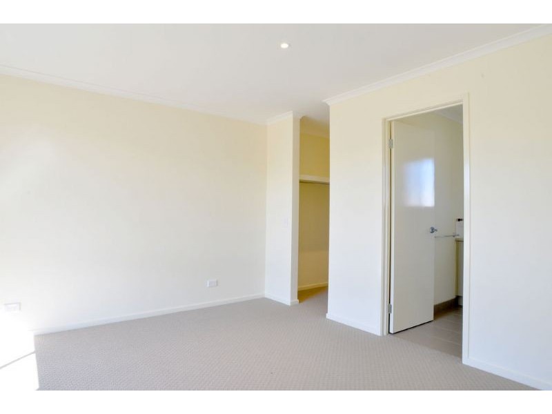 51 Ullathornes Rd, Inverloch VIC 3996