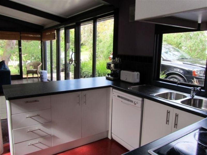 27 Veronica Street, Inverloch VIC 3996