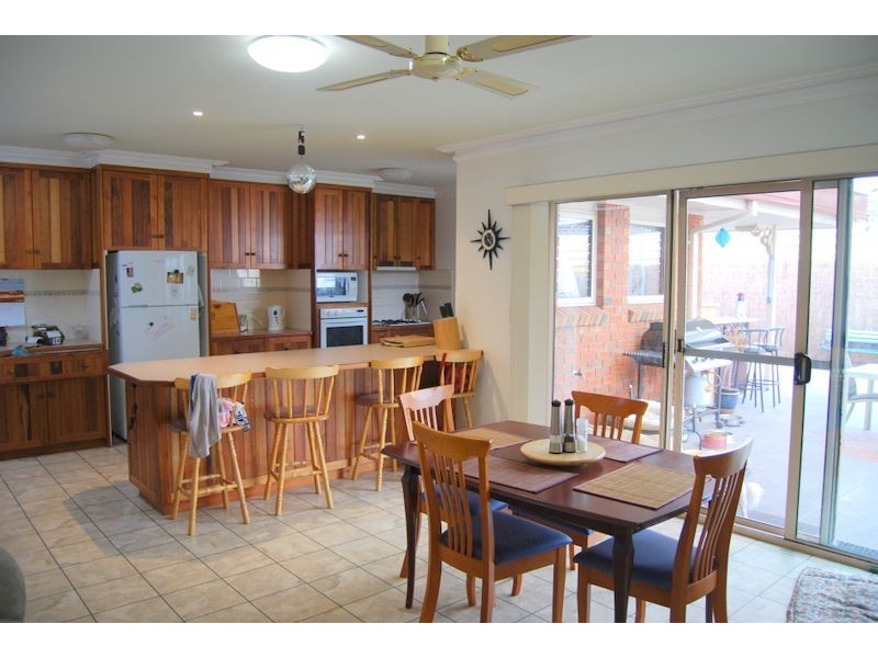 46 Royal Pde, Inverloch VIC 3996