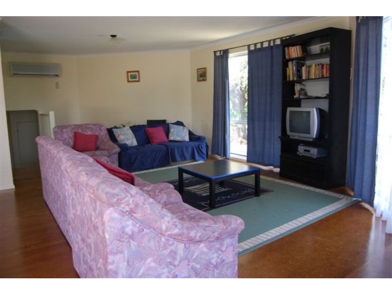 11 FREDA STREET, Inverloch VIC 3996