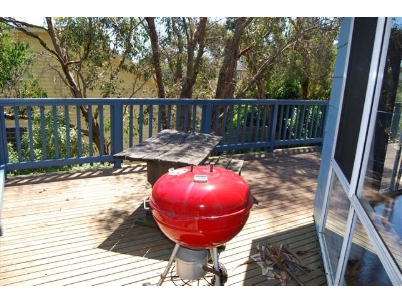 11 FREDA STREET, Inverloch VIC 3996