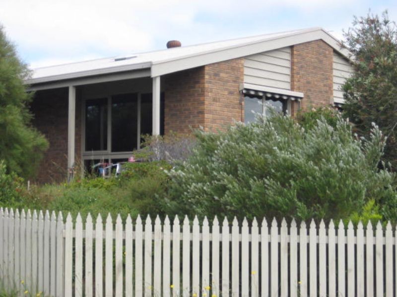 14 Meanderri Drive, Inverloch VIC 3996