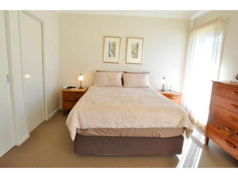 15 Royal Pde, Inverloch VIC 3996