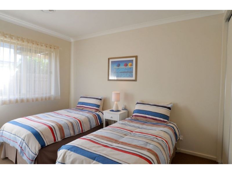 15 Royal Pde, Inverloch VIC 3996