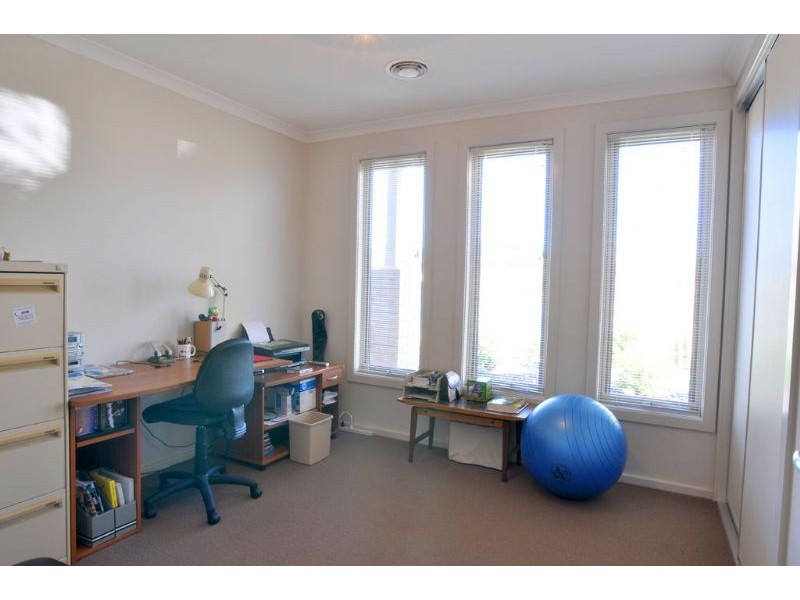 15 Royal Pde, Inverloch VIC 3996