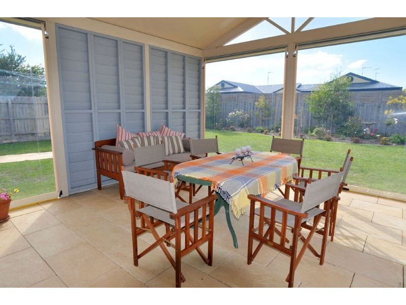 15 Royal Pde, Inverloch VIC 3996