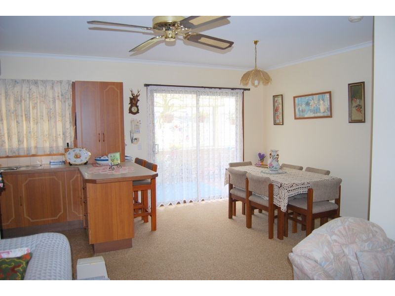 38 Gordon Ave, Inverloch VIC 3996