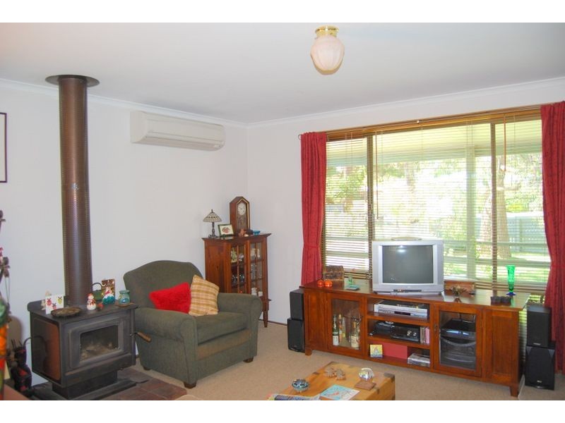 4 Mandy Crt, Inverloch VIC 3996