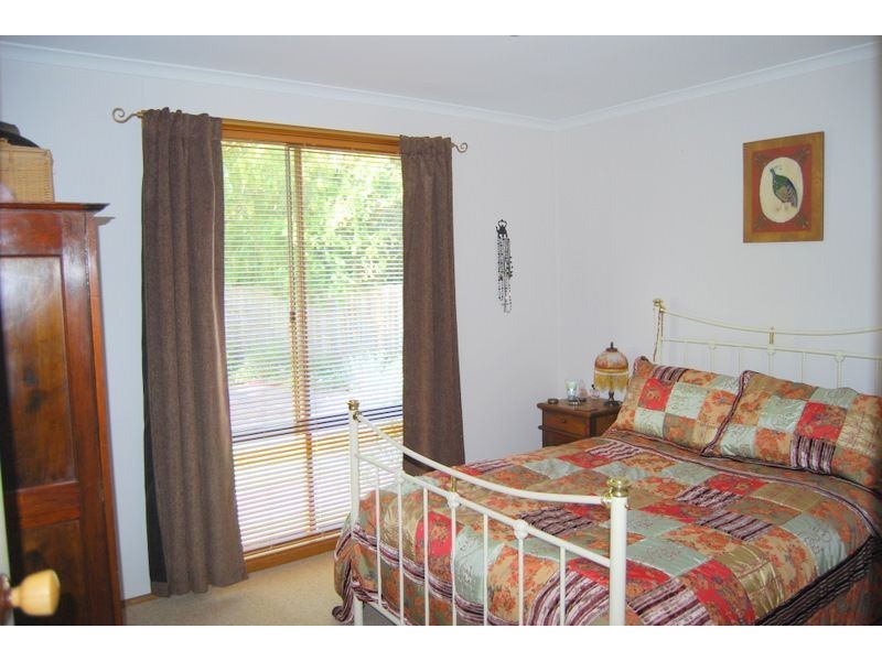 4 Mandy Crt, Inverloch VIC 3996