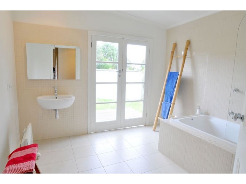 21 Oldens Road / Outtrim, Inverloch VIC 3996