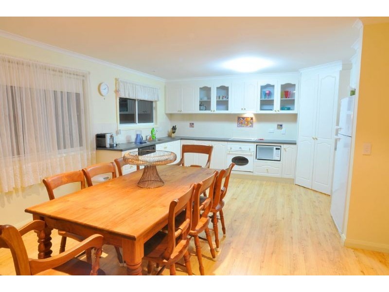 11 Grand View Grove, Inverloch VIC 3996