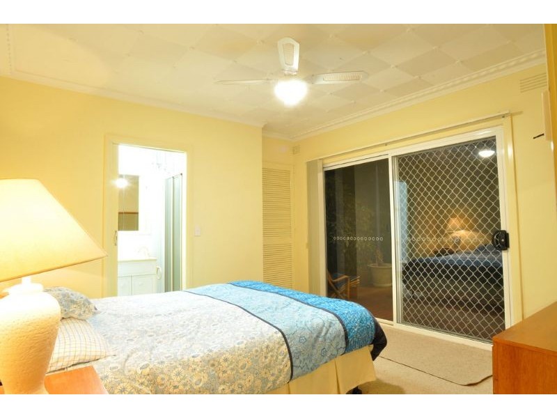 11 Grand View Grove, Inverloch VIC 3996