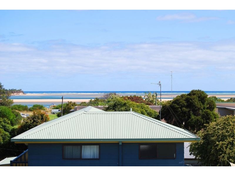 11 Grand View Grove, Inverloch VIC 3996