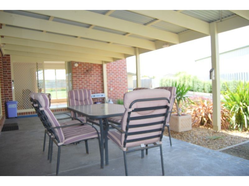 15 Stanley Crt, Inverloch VIC 3996