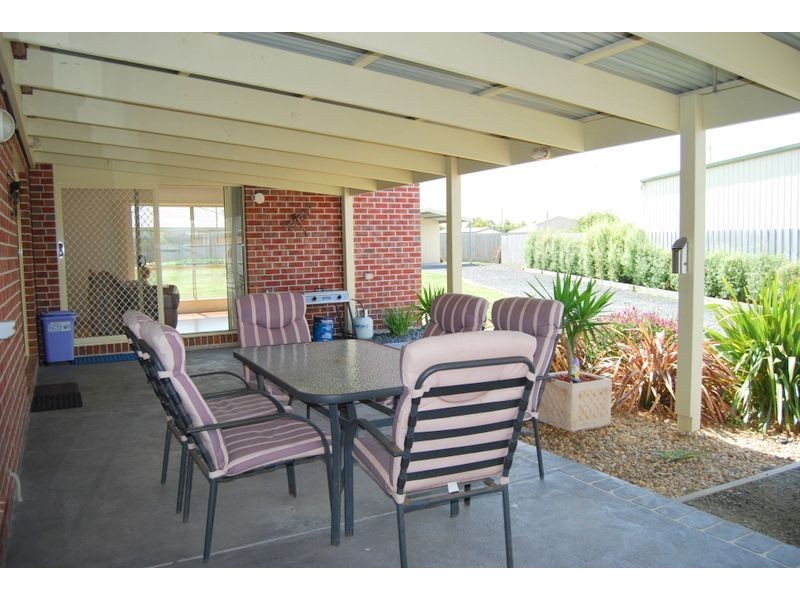 15 Stanley Crt, Inverloch VIC 3996