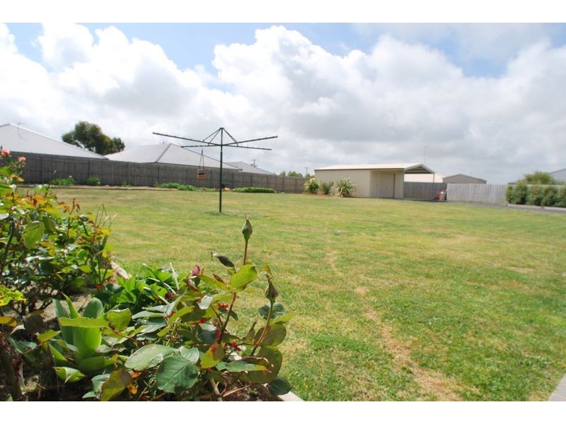 15 Stanley Crt, Inverloch VIC 3996
