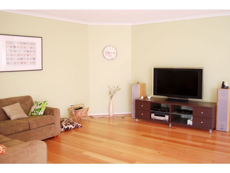 6 Surrey place, Inverloch VIC 3996