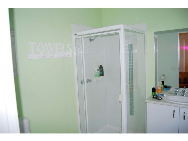 6 Surrey place, Inverloch VIC 3996