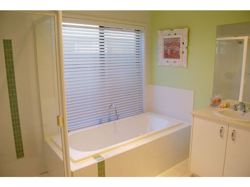 6 Surrey place, Inverloch VIC 3996