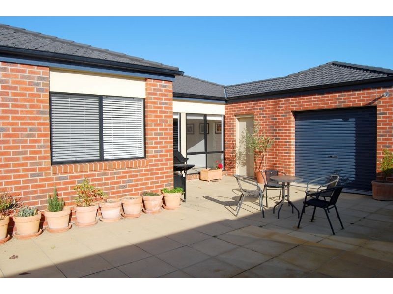 6 Surrey place, Inverloch VIC 3996