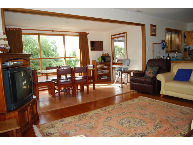 42 Beilby Avenue, Inverloch VIC 3996