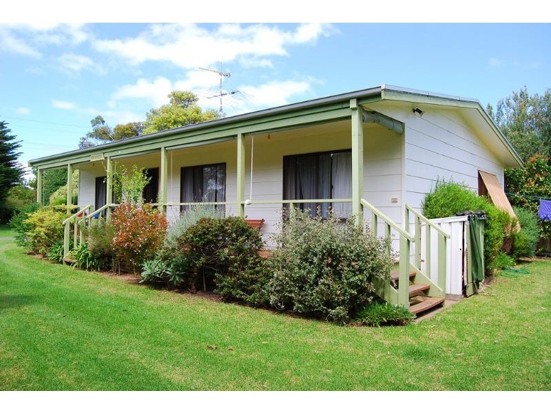 23 LOHR AVE, Inverloch VIC 3996