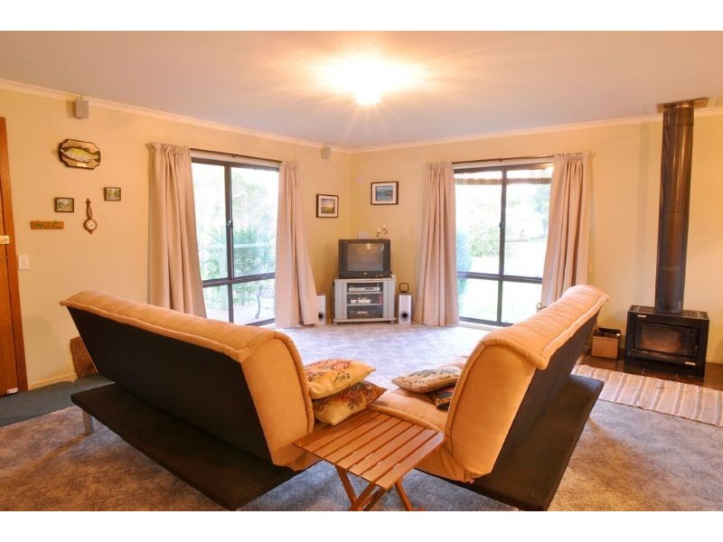 23 LOHR AVE, Inverloch VIC 3996